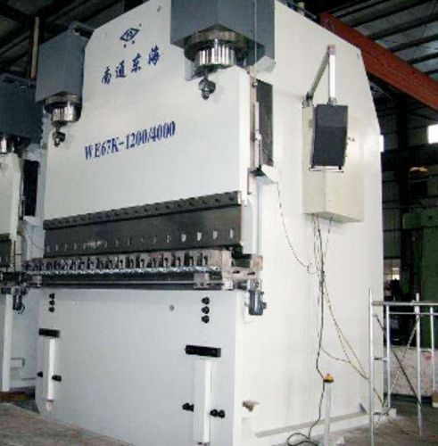 China WE67K-700T/4000 CNC Press Brake