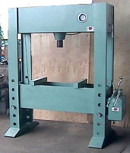 LCM 100 Ton Manual Hydraulic Press